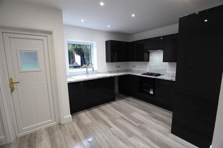 3 bedroom terraced house to rent - Photo 5