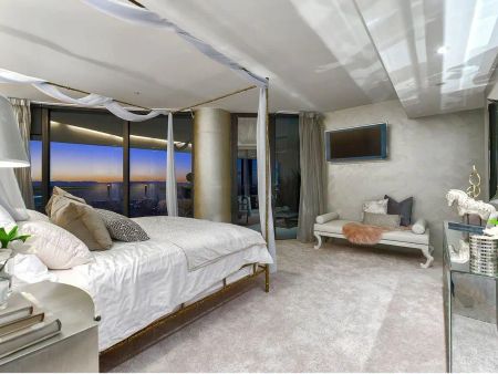 “LEASED BY EMMA SPAGNOLO $2200 per week” - Photo 5