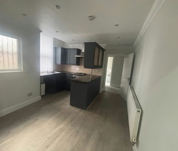 Flat to rent on - Photo 5