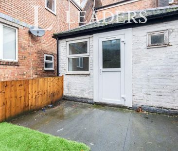Studio to rent - Photo 2