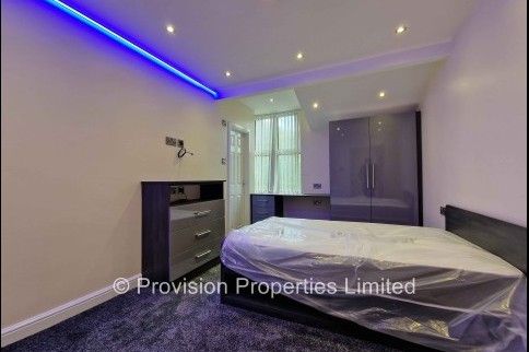 3 Bedroom Flats in Woodhouse - Photo 1