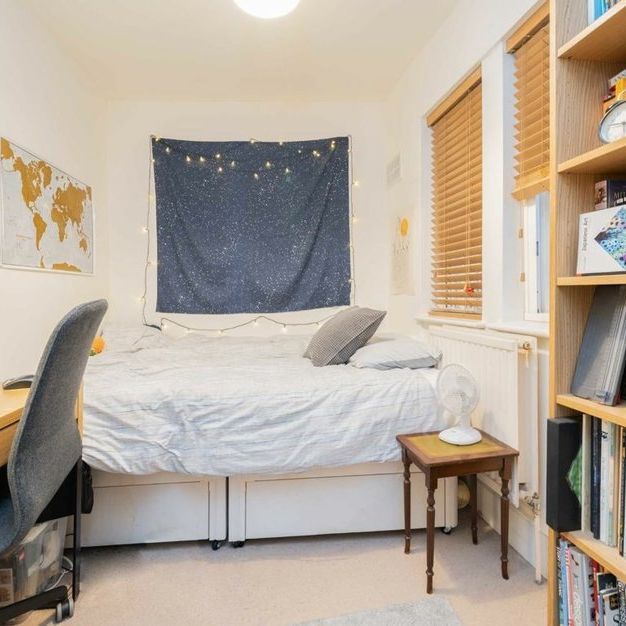 Gordon Place - Photo 1