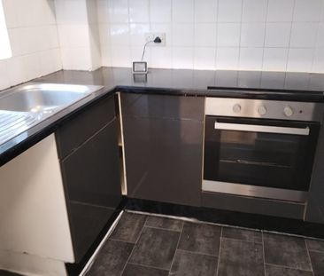 1 Bed Flat, Regents Park Road, SO15 - Photo 2