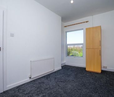 2 bedroom House To Let - Photo 2
