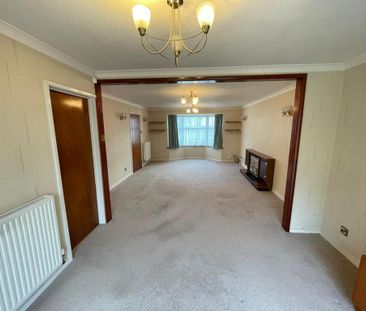 4 bedroom detached house to rent - Photo 2