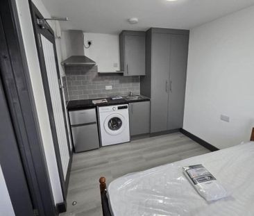 Studio to rent - Photo 6