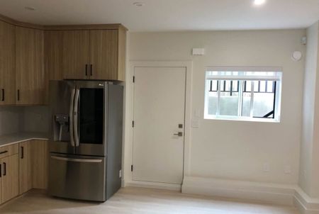 7423 Imperial St, Burnaby - Photo 4