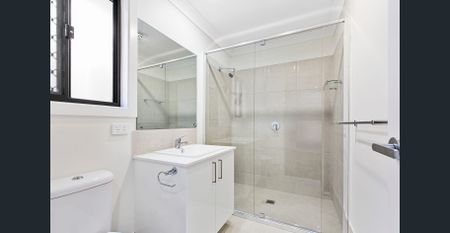 Modern Four Bedroom Duplex - Photo 3