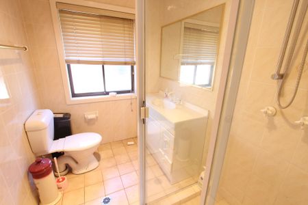 Walking Distance to Warwick Farm Station - Photo 2