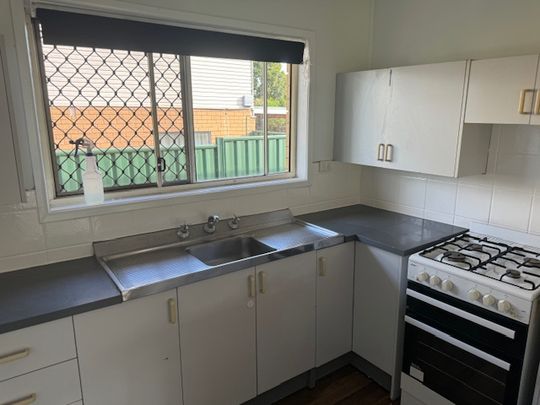 Great Position - month lease - Photo 1