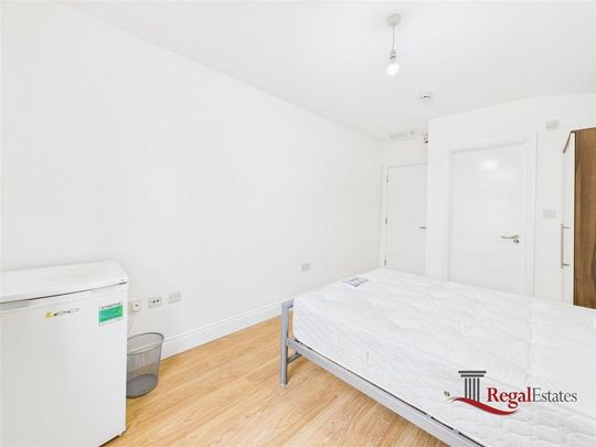 House share to rent - Photo 1