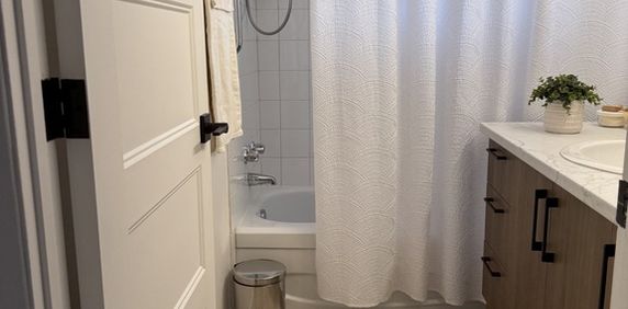 4 1/2 + Bureau, Saint-Jérôme, Rénové - Photo 2
