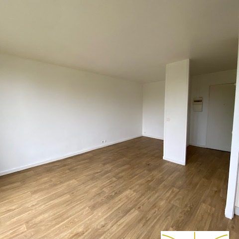 Studio à louer, 1 pièce - Rueil-Malmaison 92500 - Photo 1