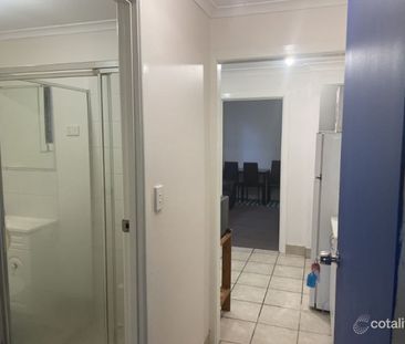 FULLY FURNISHED ONE BEDROOM GRANNY FLAT - Photo 6