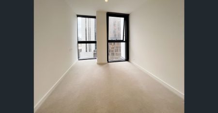 Spacious Apartment at Golden Position (Lease Transfer with Extension Possible) - Photo 5