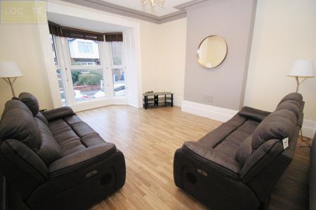 1 bedroom in a house share to rent - Photo 2