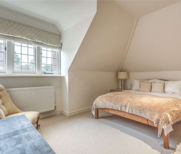 A well presented two bedroom apartment within an attractive Edwardi... - Photo 4