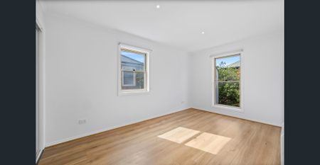 Newly Renovated Family Home in Prime Caroline Springs Location! - Photo 4