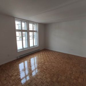 4 ½, 2 Chambres, Centre-sud, Près UQAM - Photo 2