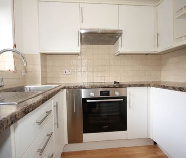 Hawkswell Walk, Woking - Photo 3