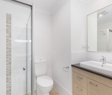 GREAT LOCATION + MODERN STYLE HOME - Photo 2