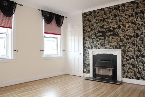 3 bedroom flat to rent - Photo 1