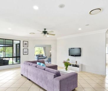 Stunning Waterfront 4-Bedroom House with Pool and Bali Hut in River... - Photo 2