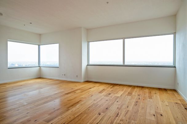 Van Der Hoevenplein, 222, Rotterdam - Photo 1