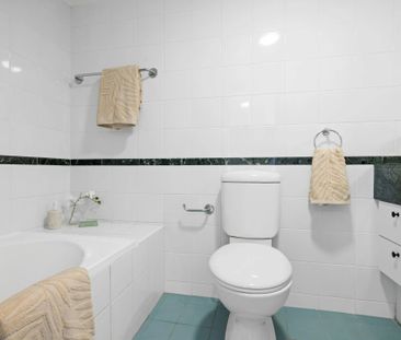 1707 / 1 Kings Cross Road - Photo 1