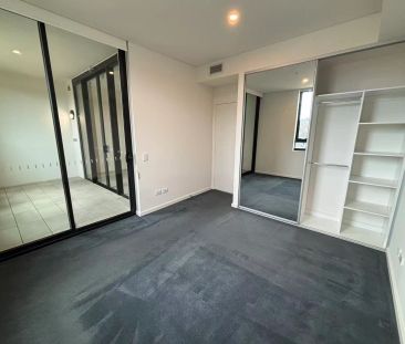 Near New one bedder apartment with study in the heart of Melrose Park - Photo 5