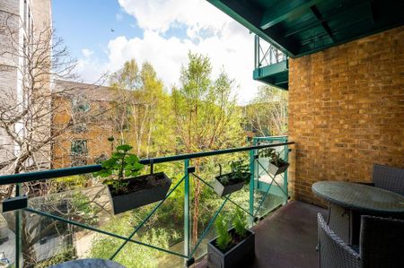 3 bedroom flat to rent - Photo 4