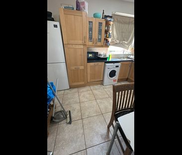 Room in a Shared House, Melrose Avenue, NW2 - Photo 5