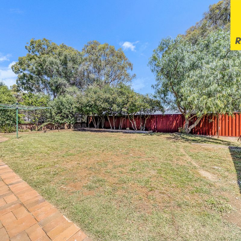 17 O'Sullivan Road, Jerrabomberra NSW 2619 - House For Rent | Domain - Photo 1