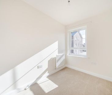 Ilex Drive, Fiddington Fields, Tewkesbury, Gloucestershire - Photo 4