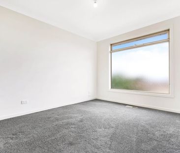 2/2 Faye Street, Reservoir, Vic 3073 - Photo 2