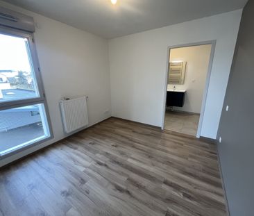 Location Appartement 2 pièces 42m² LUC LA PRIMAUBE 12450 - Photo 3