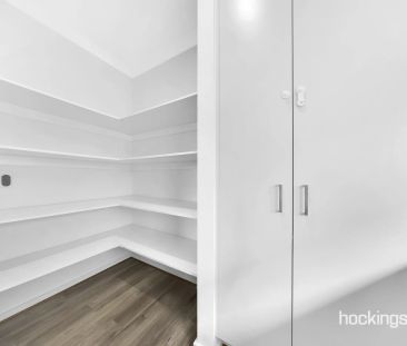 SPACIOUS FAMILY HOME IN KINBROOK ESTATE OF DONNYBROOK - Photo 3