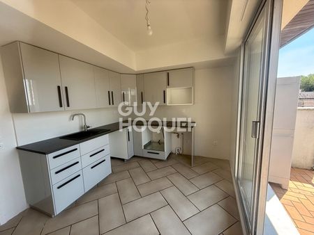 Location Appartement 5 pièces 101m² - Photo 2