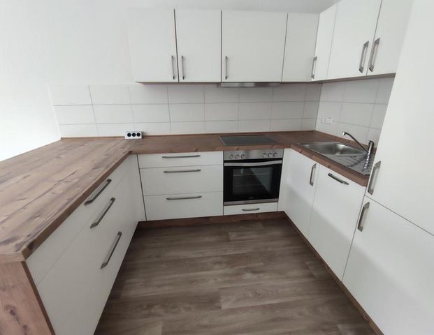 Geräumige 3-Raum-Wohnung mit Markeneinbauküche in ruhiger Lage - Photo 1