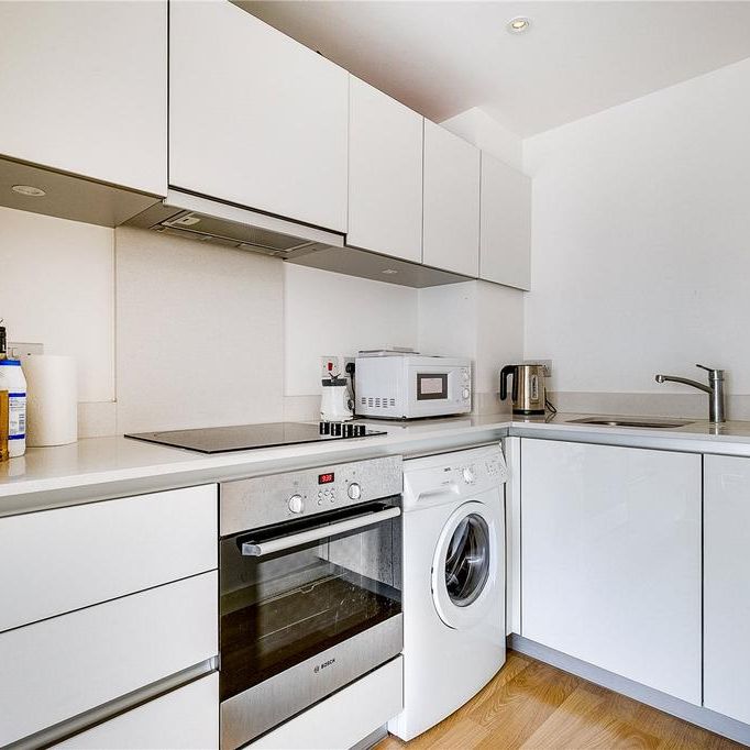 1 bedroom flat to rent - Photo 1
