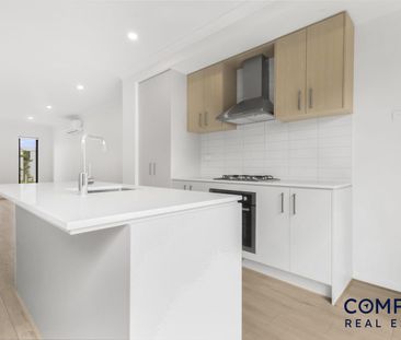 Easy Living in a 4-Bedroom Townhouse - Photo 5