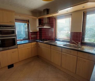 4 bedroom detached house to rent - Photo 6