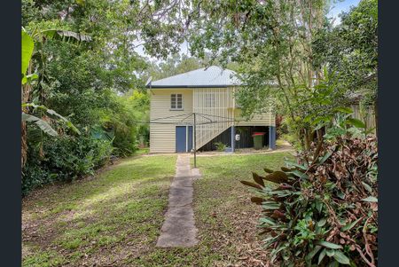 Spacious 3-Bedroom Family Home in Prime Ashgrove Location - Photo 2