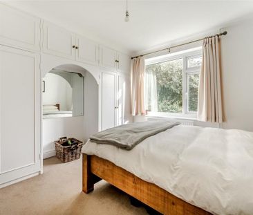 4 bedroom detached bungalow to rent - Photo 6