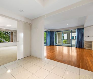 South Perth Stunner&comma; Available Now&excl; - Photo 2