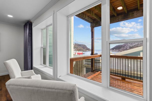 Duckworth Street - Photo 1