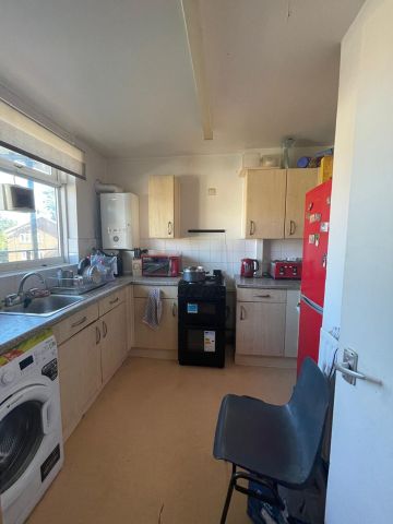 Room in a Shared Flat, Ethel Rankin Court, SW6 - Photo 2