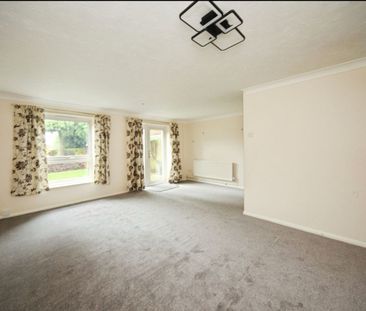 3 Bed Semi-Detached House, Barford Rise, LU2 - Photo 2