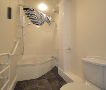 2 bedroom terraced bungalow to rent - Photo 6