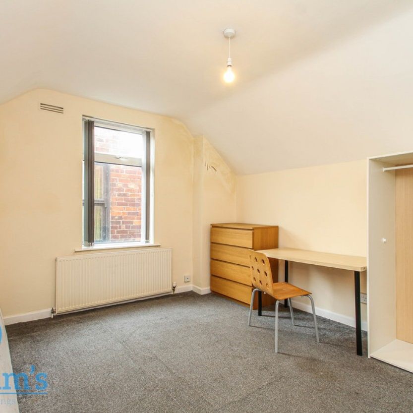 5 bed Semi-Detached House for Rent - Photo 1